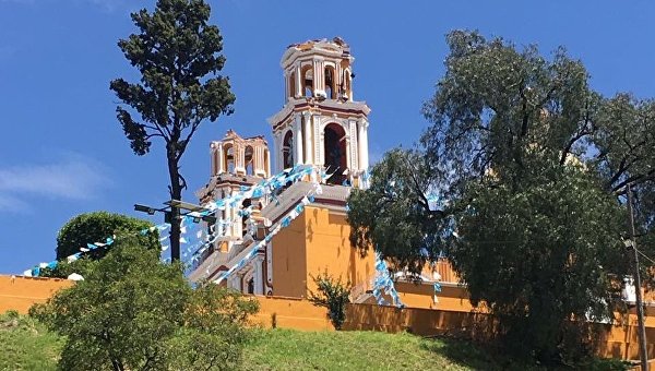 Уникальная колокольня рухнула в Мексике при землетрясении