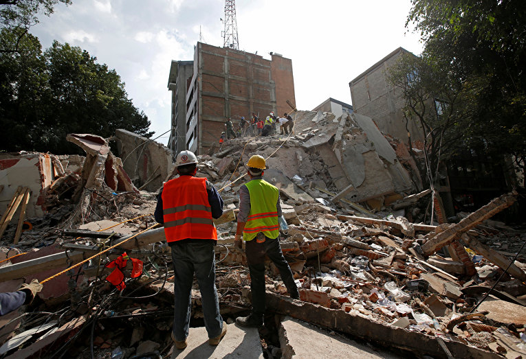 Последствия мощного землетрясения в Мексике
