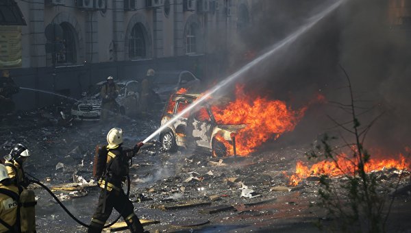 В центре Ростова-на-Дону загорелось десятиэтажное здание