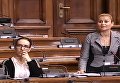 Оппозиция довела спикера парламента Сербии до слез. Видео