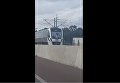 В Австралии мужчина проехал поездом, держась за стеклоочиститель кабины