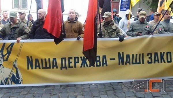 Митинг под генконсульством Румынии в Черновцах из-за языкового вопроса