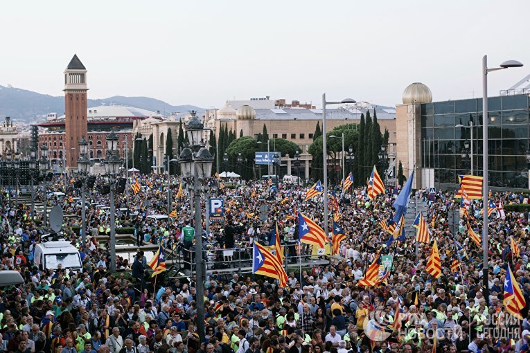 Акция в Барселоне, посвященная референдуму о независимости Каталонии