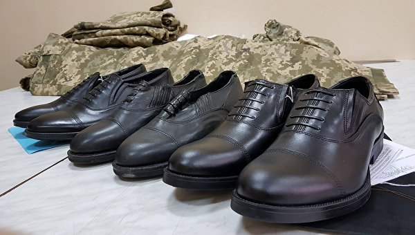 В Минобороны показали новые туфли для офицеров ВСУ