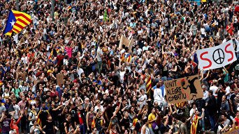 Многотысячный митинг против действий полиции в центре Барселоны