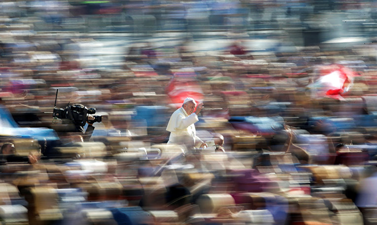 Папа Римский Франциск в Ватикане.