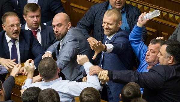 Потасовка между депутатами Рады