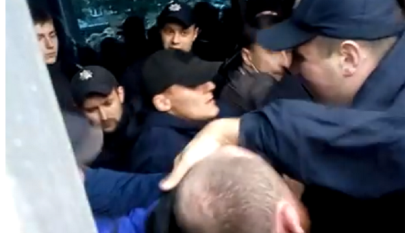 Блокирование концерта Бабкина во Львове. Появилось видео столкновений. Видео
