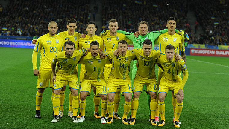 Игроки сборной Украины по футболу перед матче против сборной Хорватии