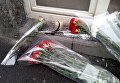 В Харькове несут цветы к месту смертельной аварии