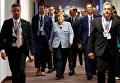 Канцлер Германии Ангела Меркель прибыла на двустороннюю встречу с президентом Франции Эммануэлем Макроном в Брюсселе.