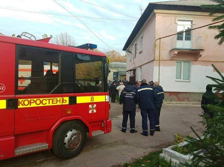Транспортировка женщины весом 370 кг в Житомирской области сотрудниками ГСЧС