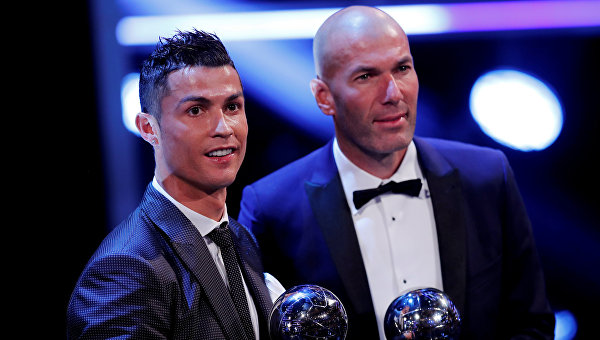 ФИФА вручила в Лондоне награды героям года.