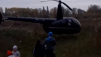В Чернигове посреди микрорайона сел вертолет