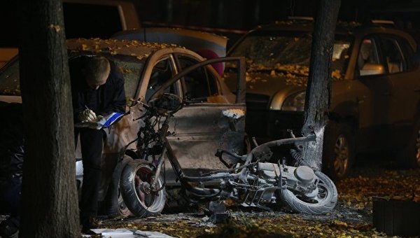 Следственные действия на месте взрыва в Киеве. Архивное фото
