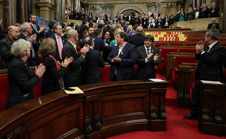 Парламент Каталонии проголосовал за резолюцию о провозглашении независимости от Испании