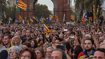LIVE: Сторонники независимости Каталонии проводят акцию протеста