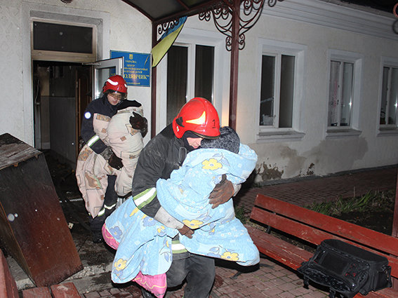 Спасение детей из горящего реабилитационного центра в Хмельницком