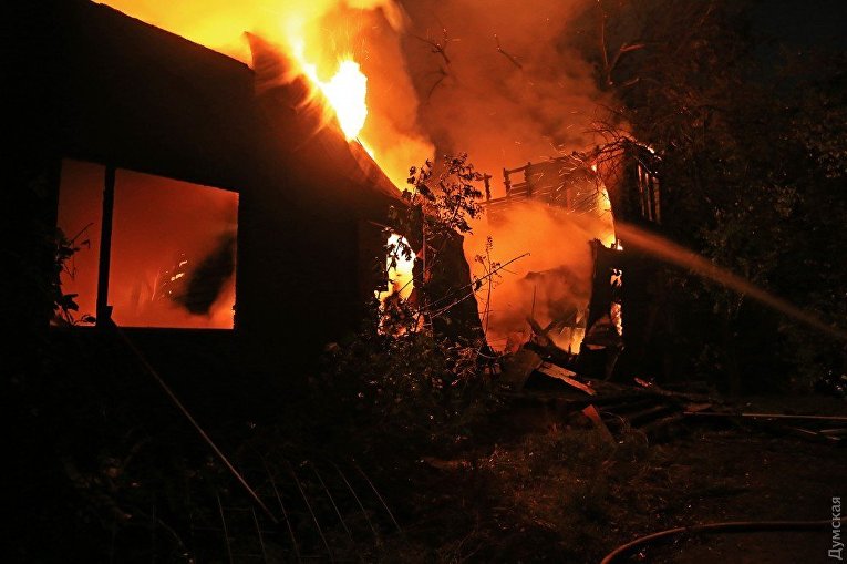 Крупный пожар в санатории Красные зори в Одессе