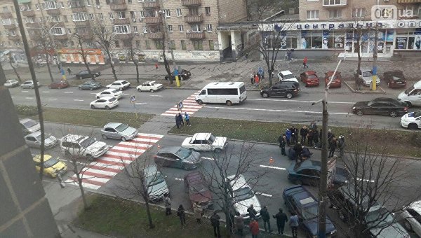 В Запорожье на пешеходном переходе сбили двоих детей