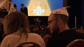 Церемония вручения премии Золотая шапочка из фольги в Берлине