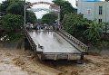 Разрушенный тайфуном мост во Вьетнаме
