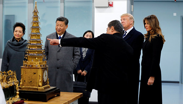 Президент США Дональд Трамп посетил научную лабораторию в Забытом городе Пекина