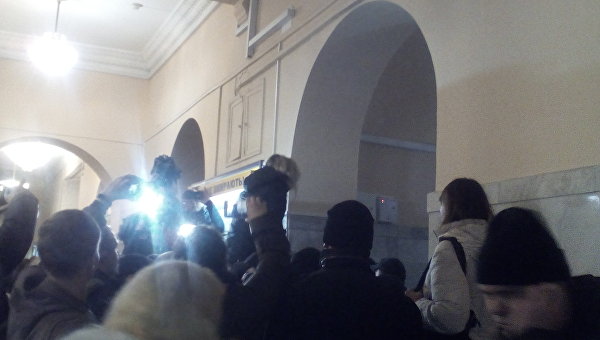 Митингующие ворвались в здание Киевсовета