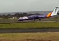 Появились кадры посадки самолета в Белфасте без переднего шасси. Видео