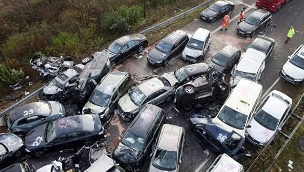 В Китае столкнулись 30 авто