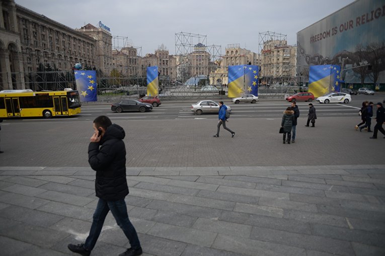 На Крещатике началась подготовка к годовщине Евромайдана