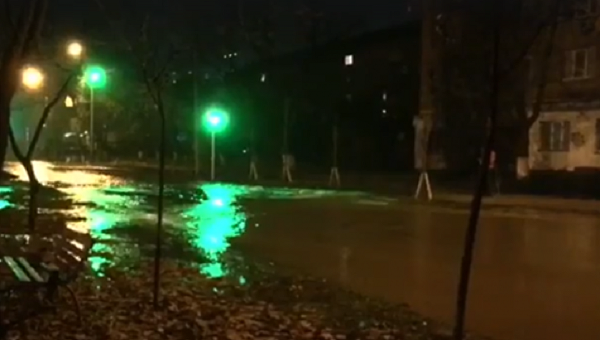 Прорыв воды в Днепровском районе Киева