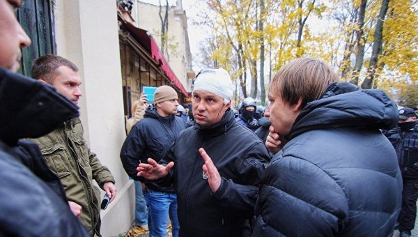 Начальник полиции пострадал в ходе столкновений с митингующими в Одессе