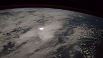 Итальянский астронавт снял с МКС падение метеора