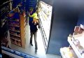 В супермаркете Кропивницкого мужчина упустил ребенка, ударив о кафель