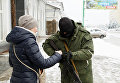 Вооруженные люди на улицах Луганска