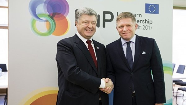 Президент Украины Петр Порошенко и премьер Словакии Роберт Фицо