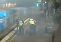 Спасение австралийки из-под колес прибывающего поезда попало на видео. Видео