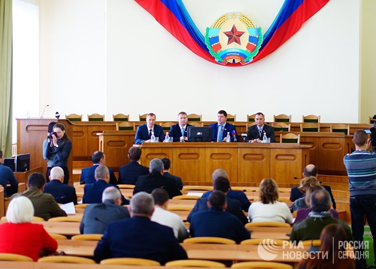 Заседание Народного совета ЛНР в Луганске