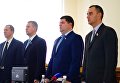Председатель Народного совета ЛНР Владимир Дегтяренко (второй справа) на заседании Народного совета ЛНР в Луганске.