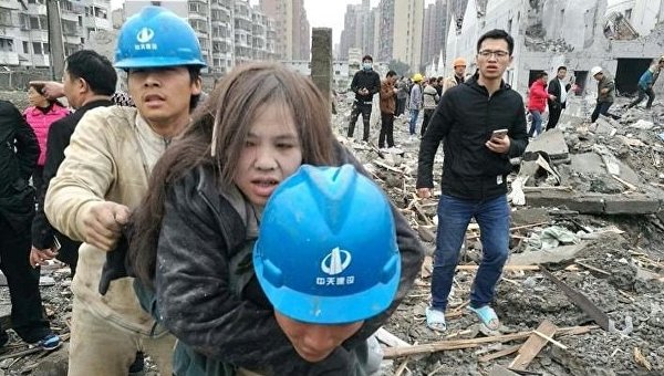 В Китае в одном из зданий портового города Нинбо произошел взрыв