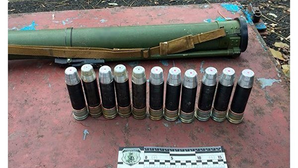 Схрон с оружием и боеприпасами в Днепропетровской области