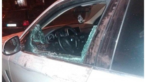 В Киеве неизвестные с ножом напали на мужчину возле обменника