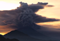 Извержение вулкана на Бали. Видео
