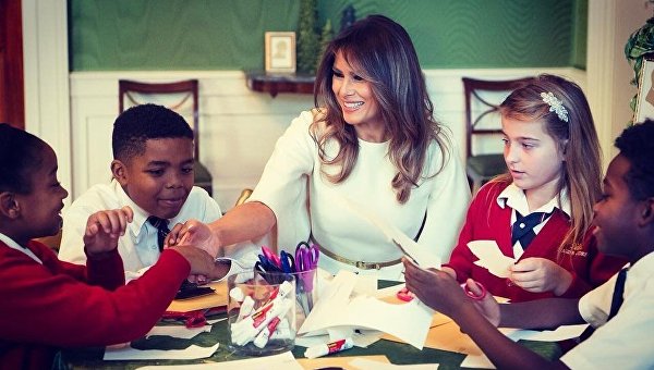 Мелания Трамп с детьми в Белом доме