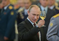 Владимир Путин на приеме в честь выпускников военных академий в Кремле