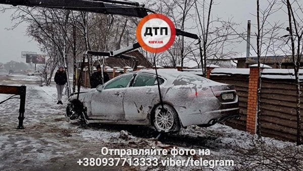 Ягуар попал в ДТП на Окружной дороге в Киеве