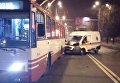 Скорая влетела в троллейбус в Харькове