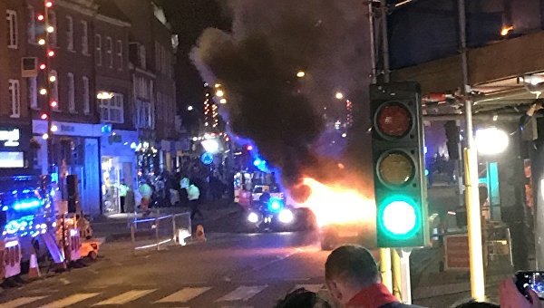 На месте взрыва авто в Британии