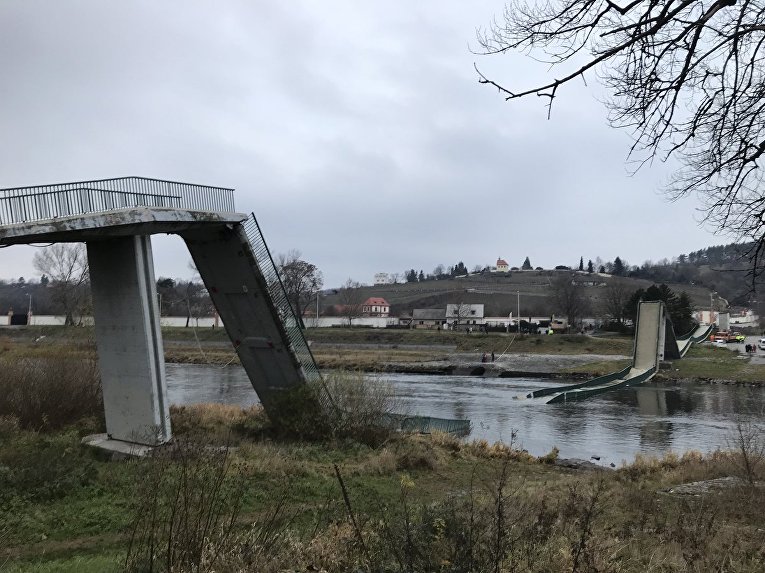 В Праге рухнул мост
